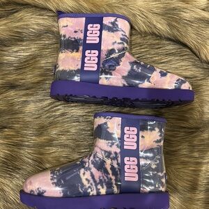 UGG CLASSIC CLEAR MINI MARBLE VIOLET NIGHT WATERPROOF FUR BOOT